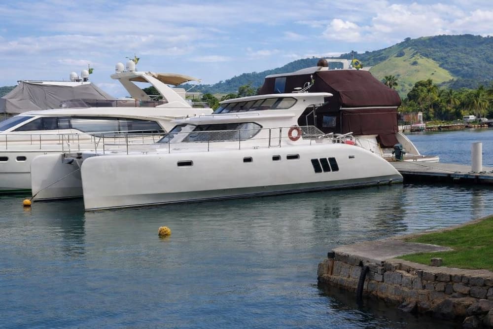 Passeio de catamarã de 9 horas até Ilha Grande – Lagoa Azul e praias escondidas