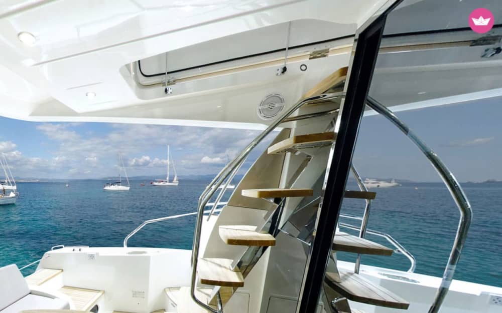 The Signature Experience: Your Private Yacht in Antibes