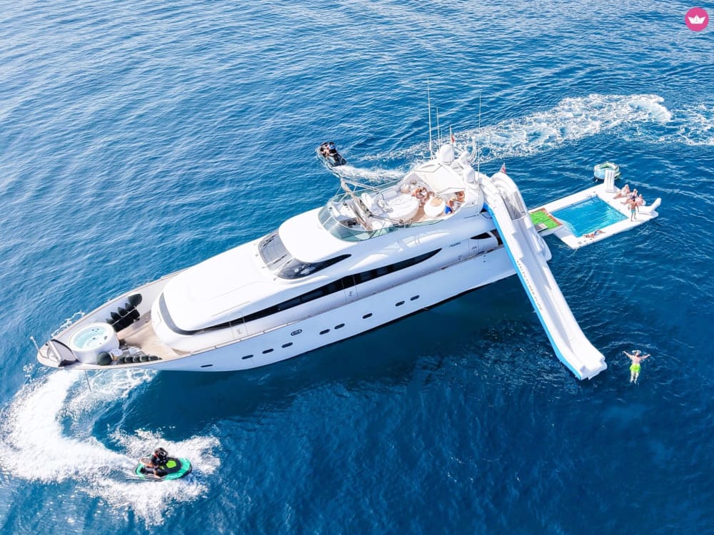 From the heart of Puerto Banús, a day of pure luxury