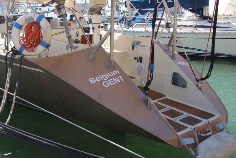 Passez 9 heures à naviguer autour d'Aguadulce en voilier.