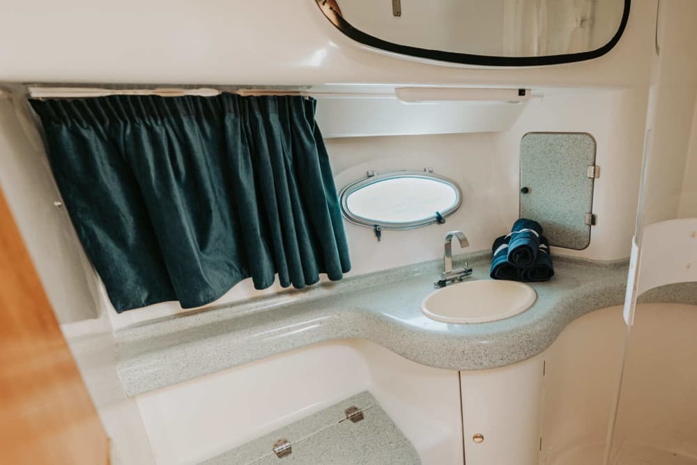 La tua barca a motore privata per una giornata nei dintorni di Torrevieja