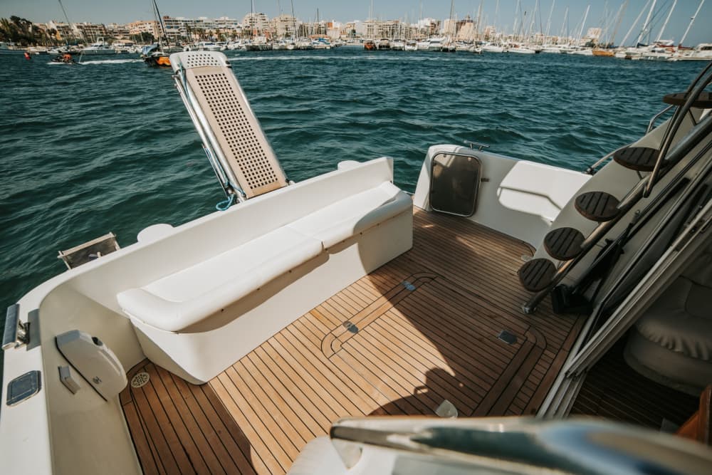 La tua barca a motore privata per una giornata nei dintorni di Torrevieja