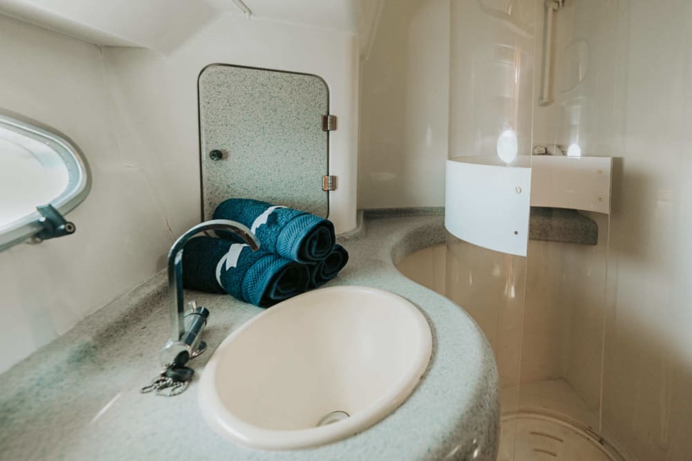 La tua barca a motore privata per una giornata nei dintorni di Torrevieja