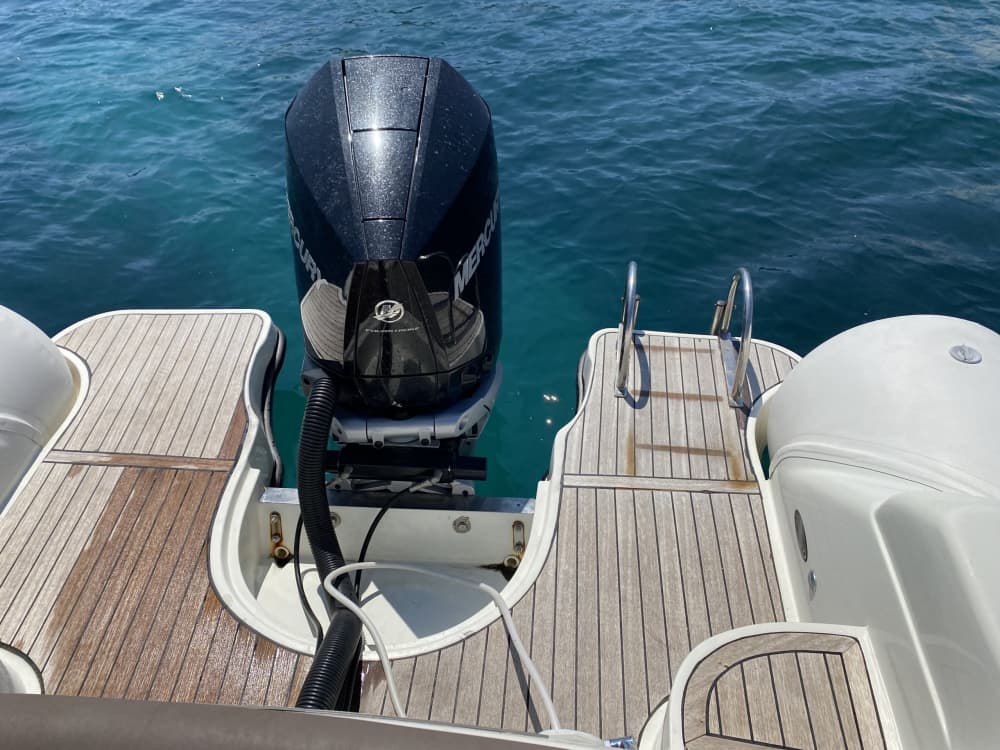 Discover Brucoli: A full day of sun on a motorboat