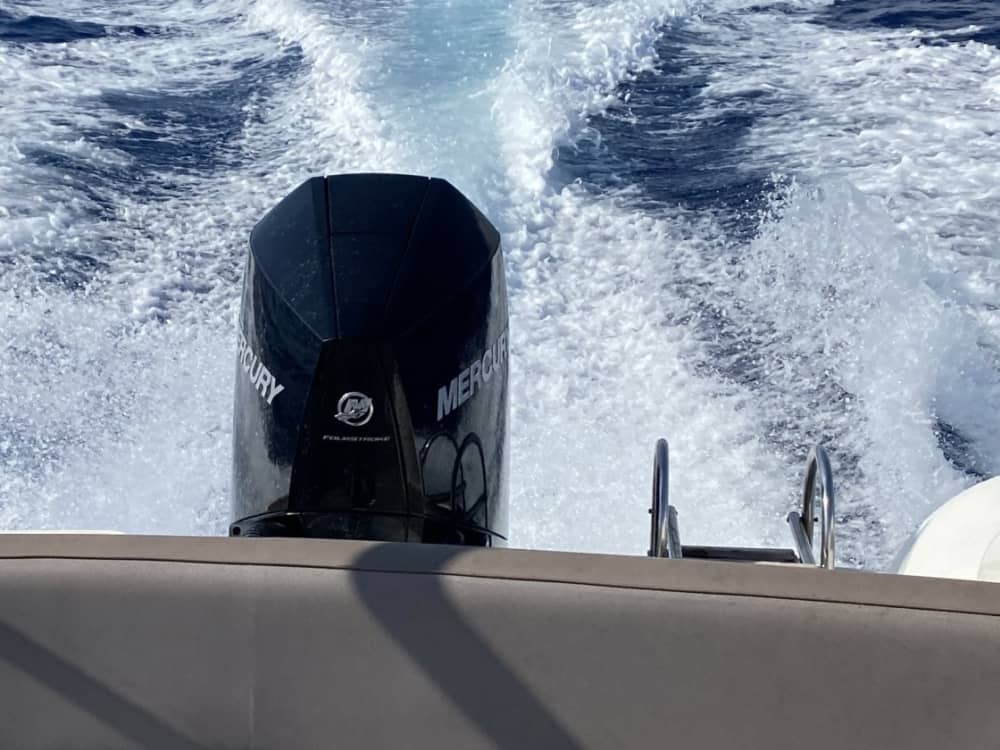 Discover Brucoli: A full day of sun on a motorboat