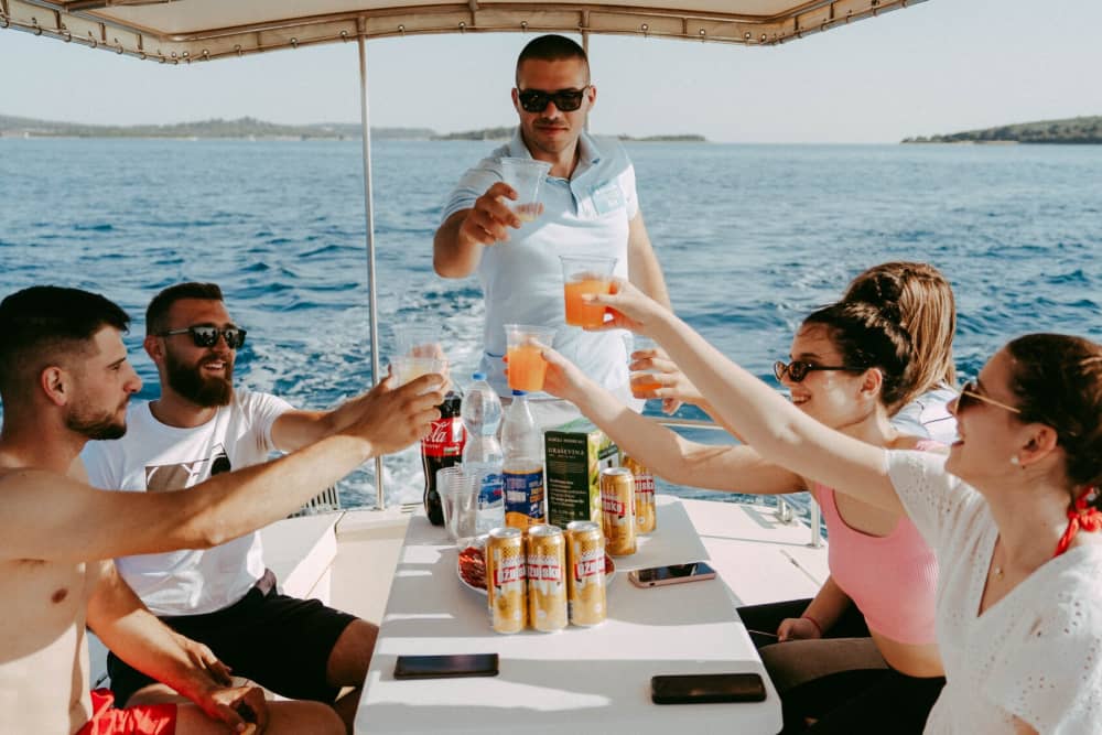 2h30 to discover the hidden coves of Fažana