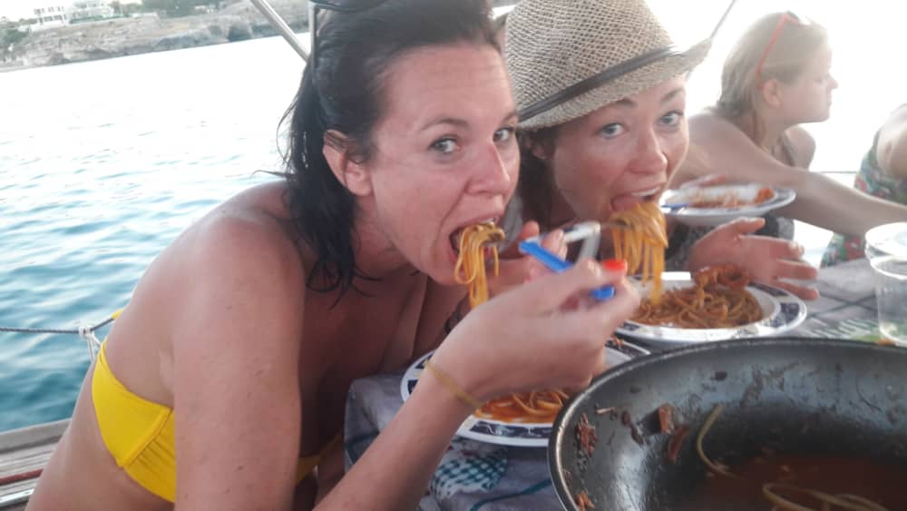 Geniet van een dag op zee in Monopoli aan boord van een zeilboot.