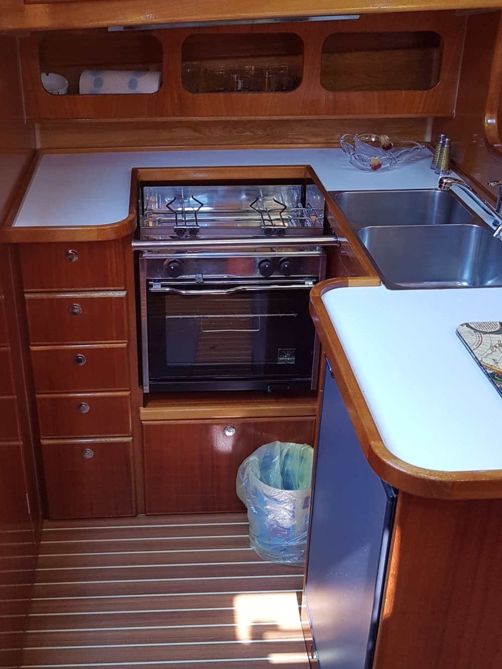 Goditi un'intera giornata di navigazione a vela a Lošinj, in Mali.