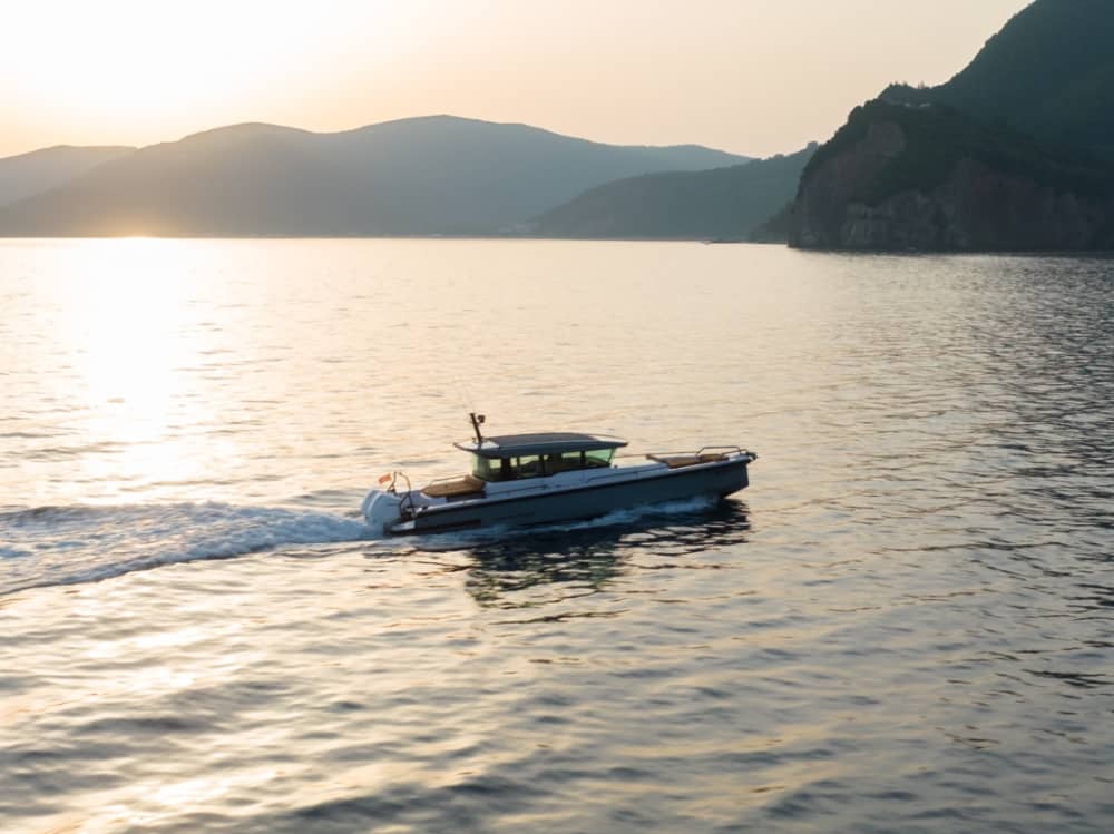 Geniet van een halve dag op een motorboot in Budva.