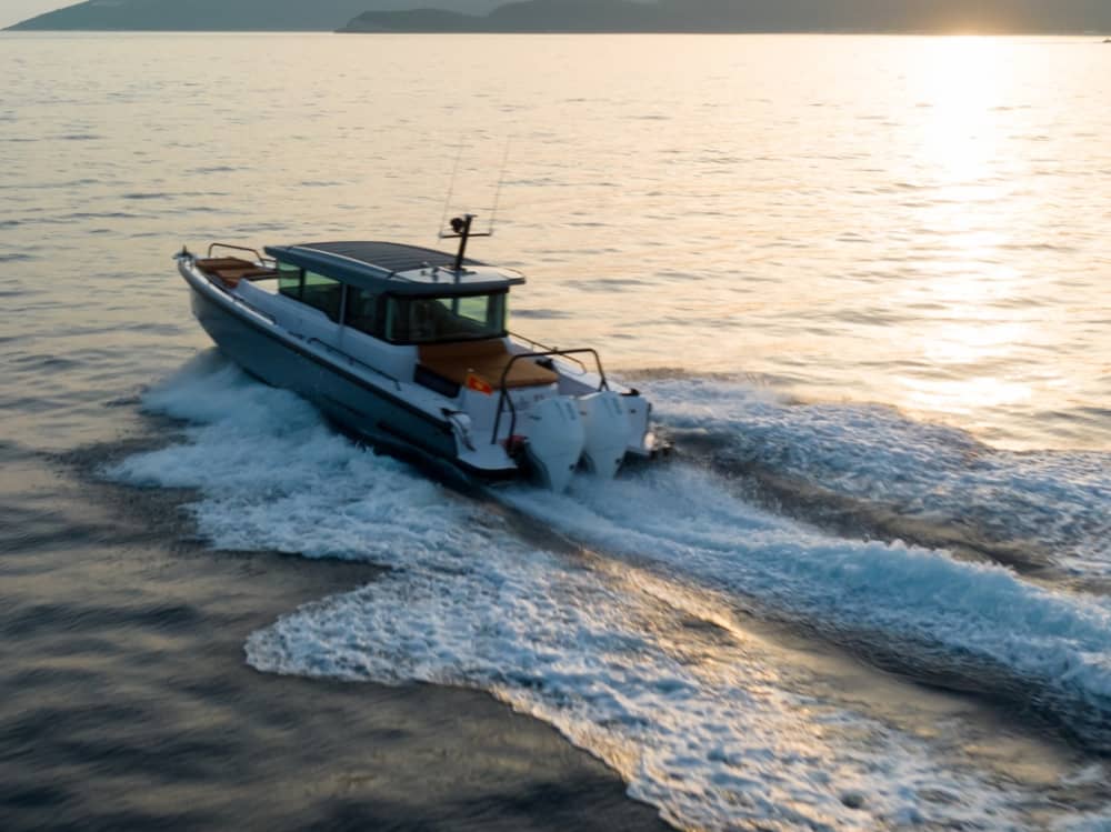 Geniet van een halve dag op een motorboot in Budva.