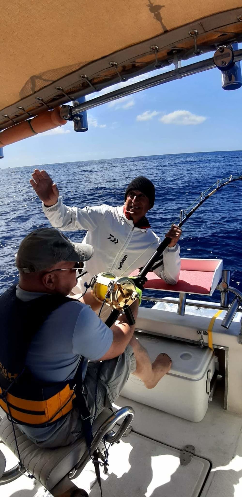 Su lancha motora privada para un día alrededor de Tenerife.
