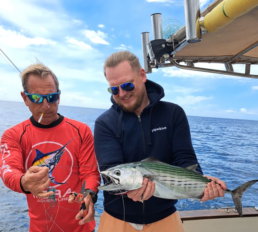 Su lancha motora privada para un día alrededor de Tenerife.