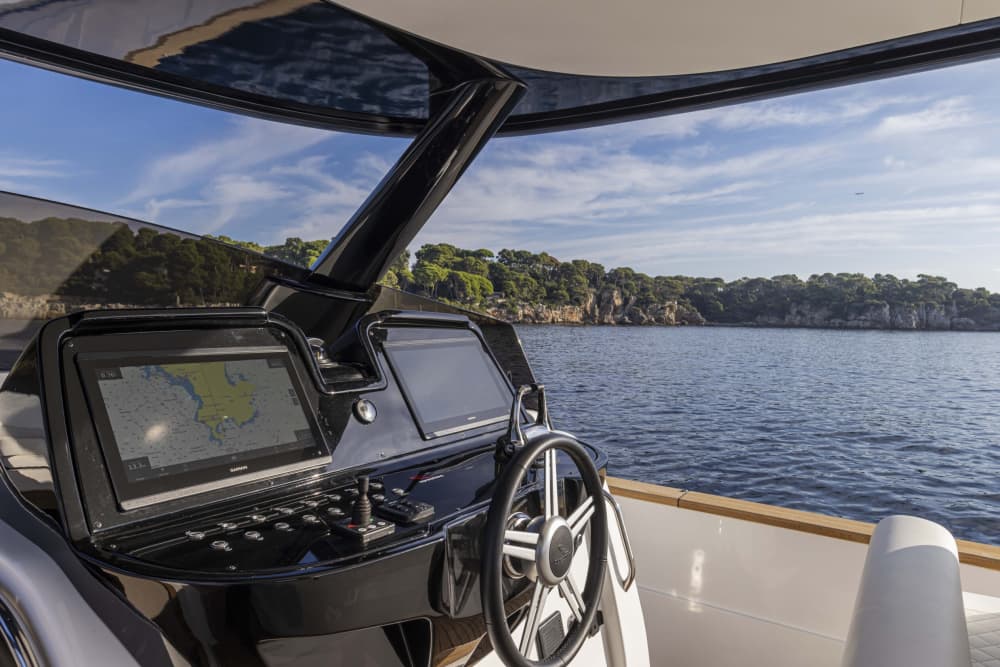 Experiencia de lujo de día completo en yate Capri desde Sorrento