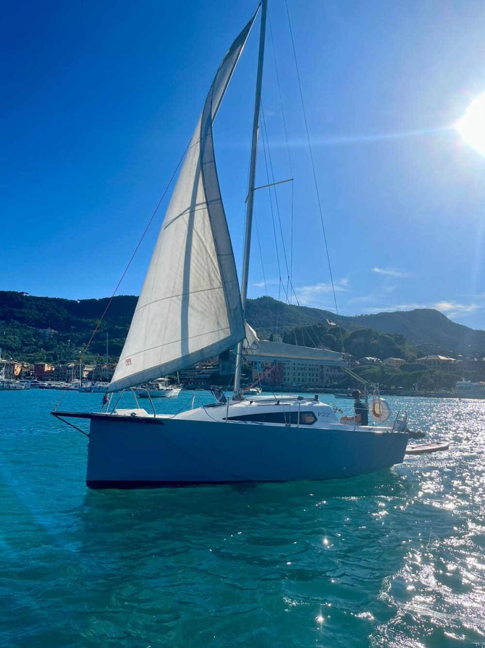 Goditi una giornata in mare a Rapallo a bordo di una barca a vela.