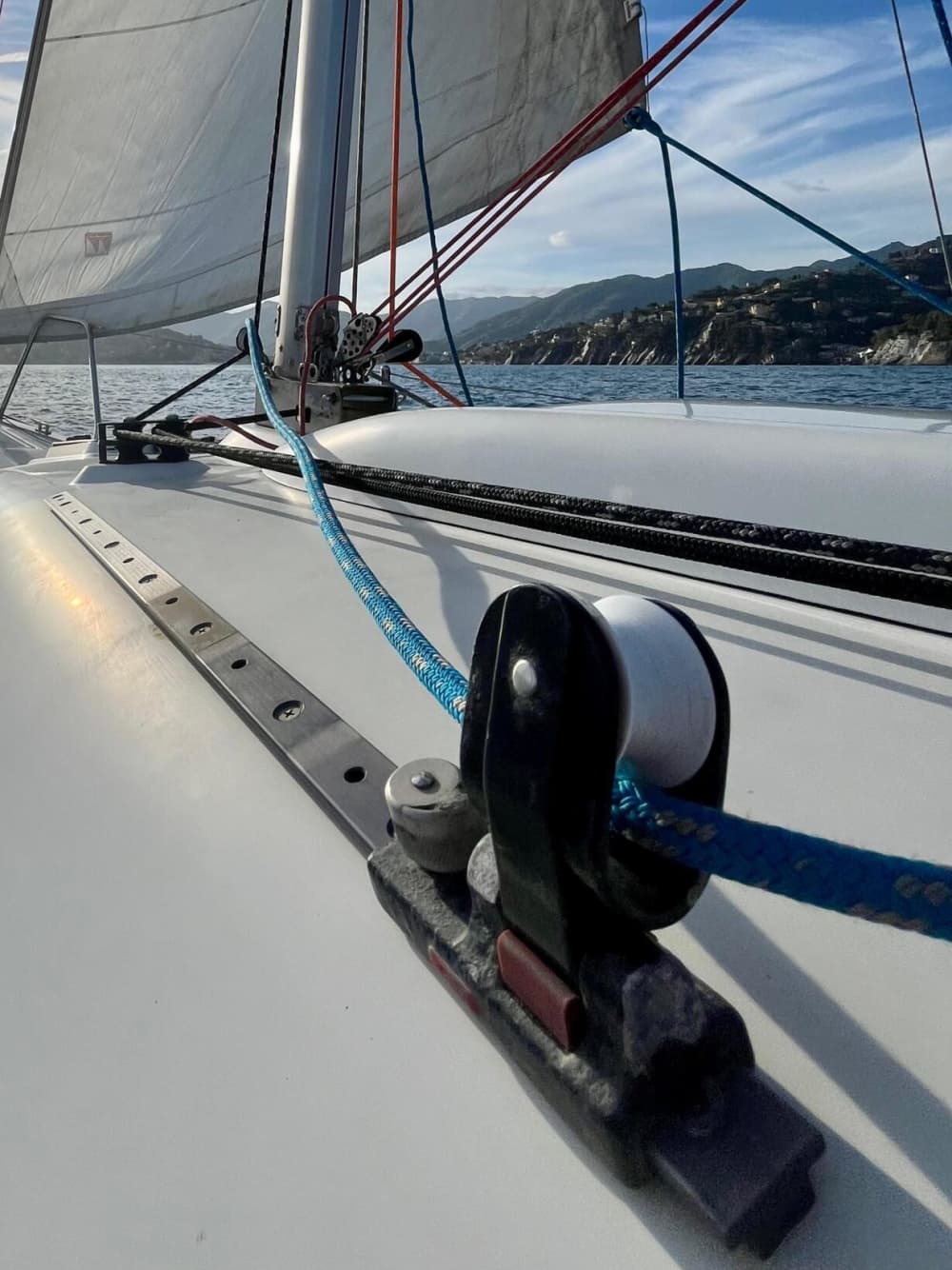 Enjoy a day at sea in Rapallo on a sailboat