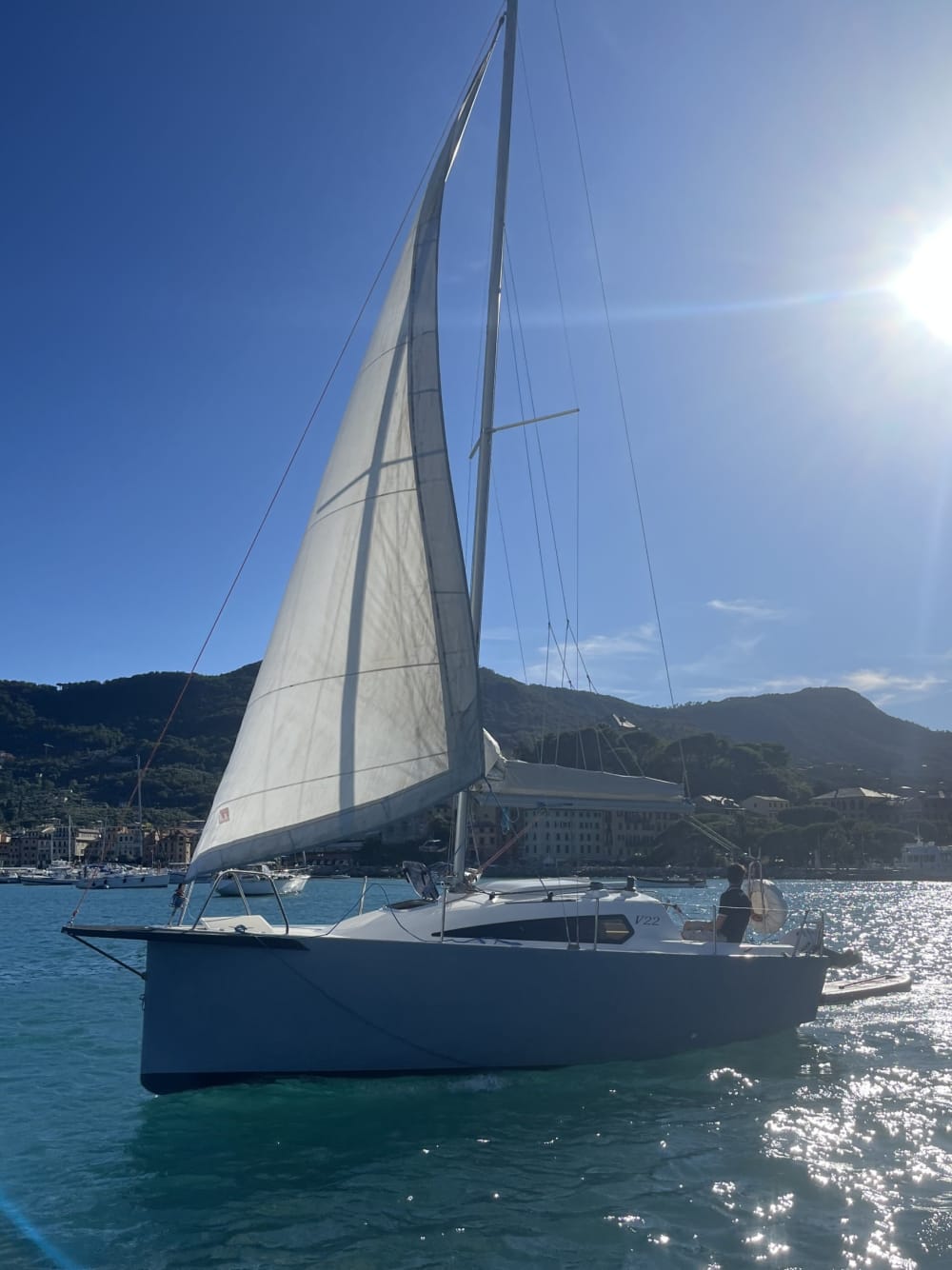 Disfruta de un día en el mar en Rapallo a bordo de un velero.