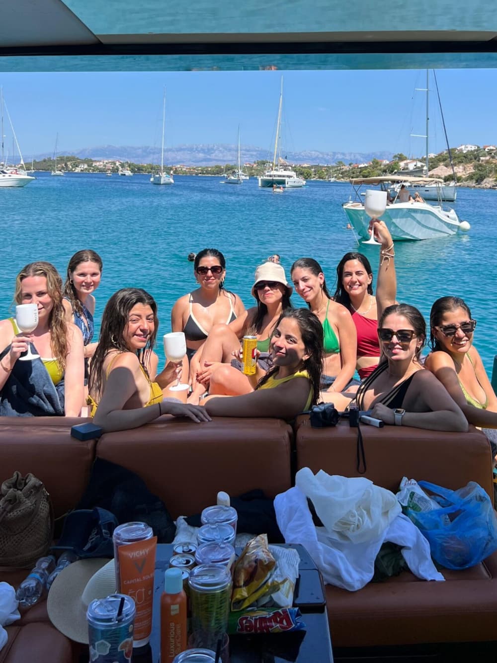 Upptäck Blå grottan och Kroatiens 5 bästa öar – heldag på motorbåt