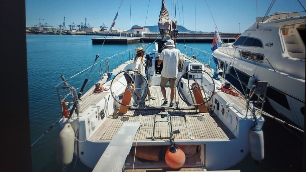 Experiență de o zi întreagă de navigație pe o barcă cu pânze în Valencia