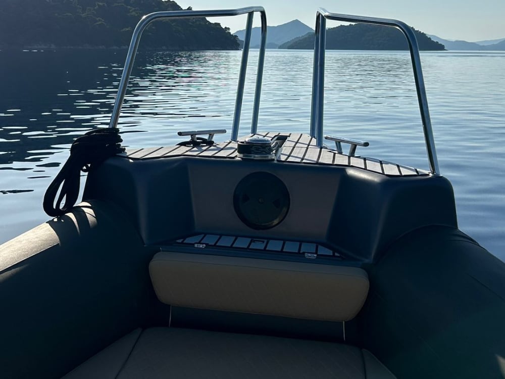 Hidden Wartime Shores – 8h Cruise Dubrovnik max 10 Person