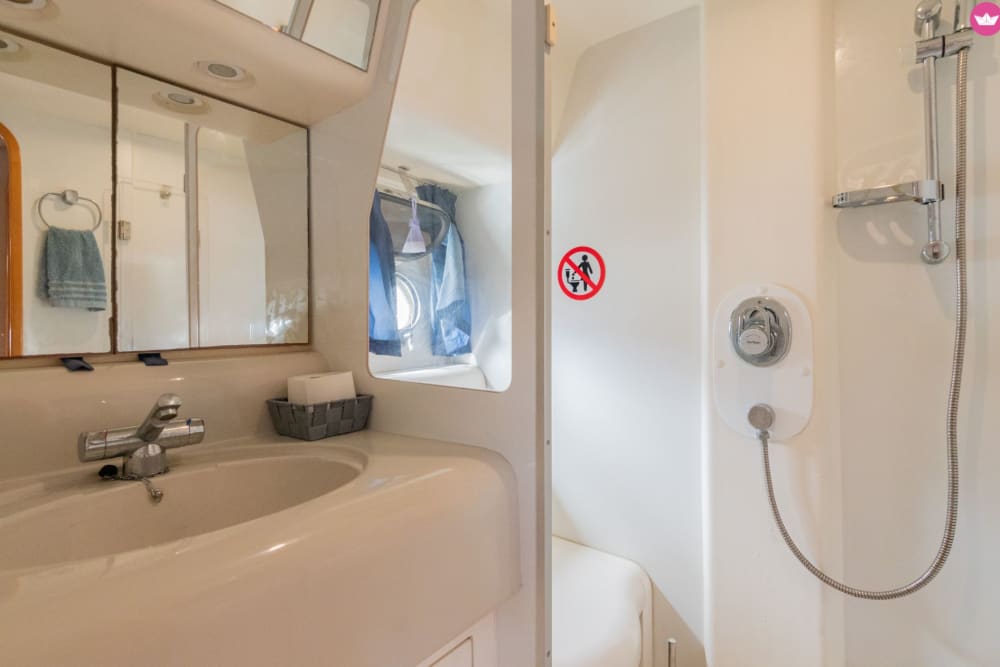 Half day cruise to Salamina island, Peristeria beach