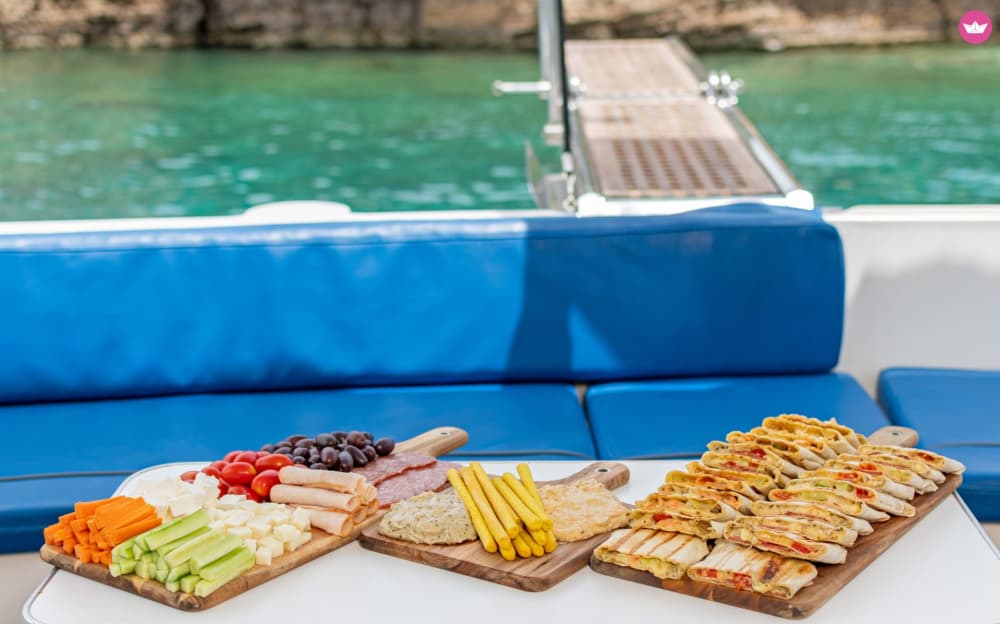 Half day cruise to Salamina island, Peristeria beach