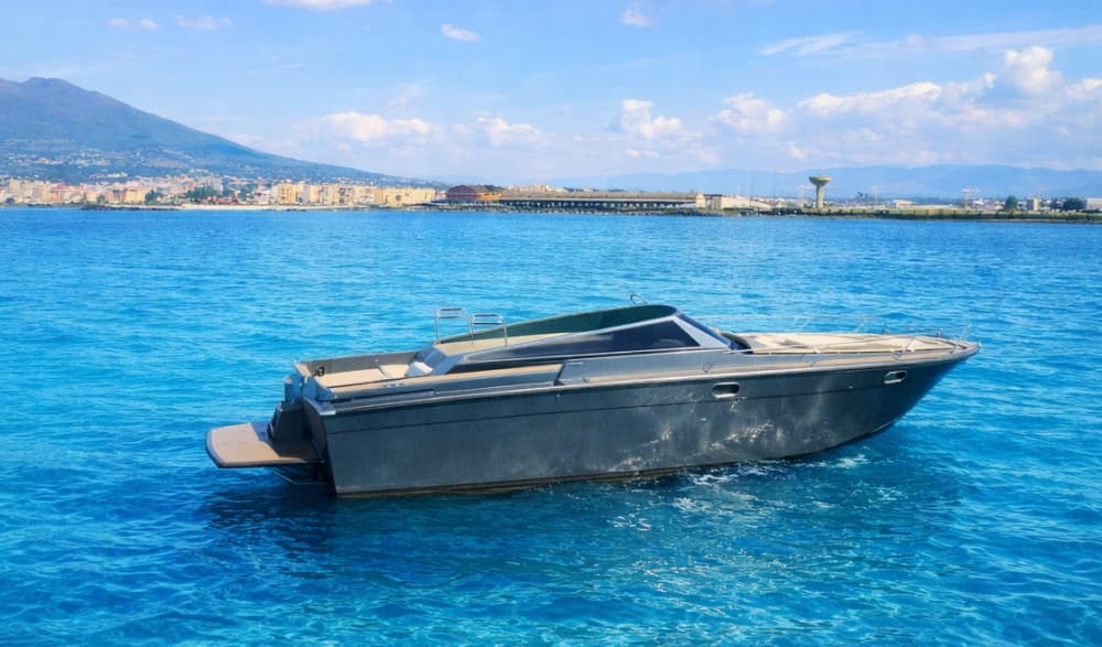 Capri Escape: Un paseo en barco de ensueño desde Capri