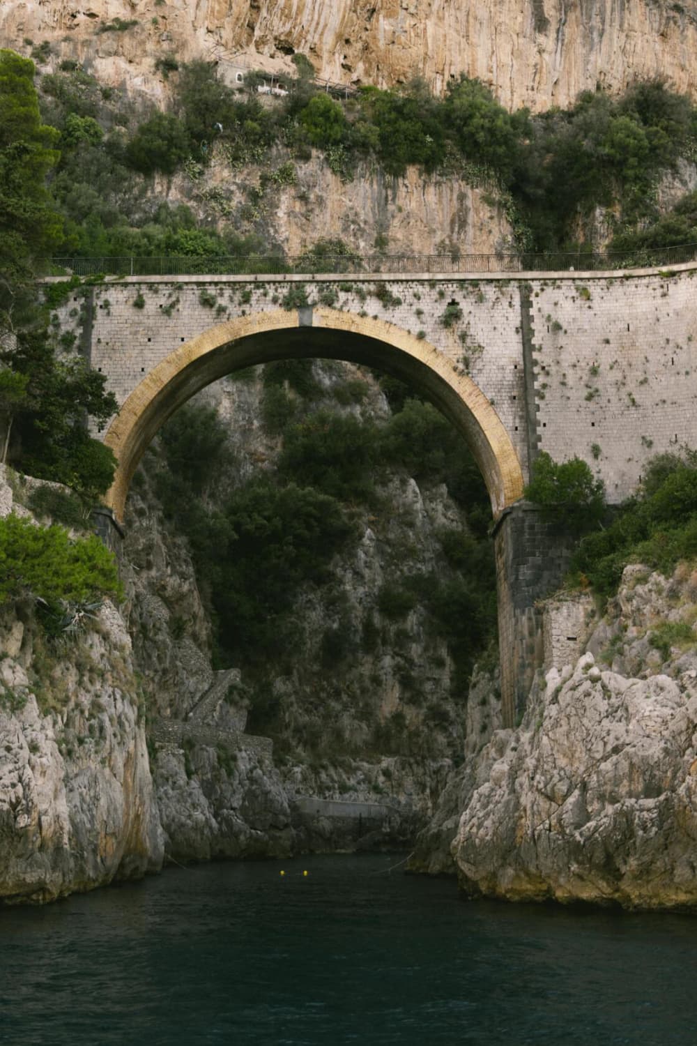 Tu lancha rápida privada para pasar un día en Capri.