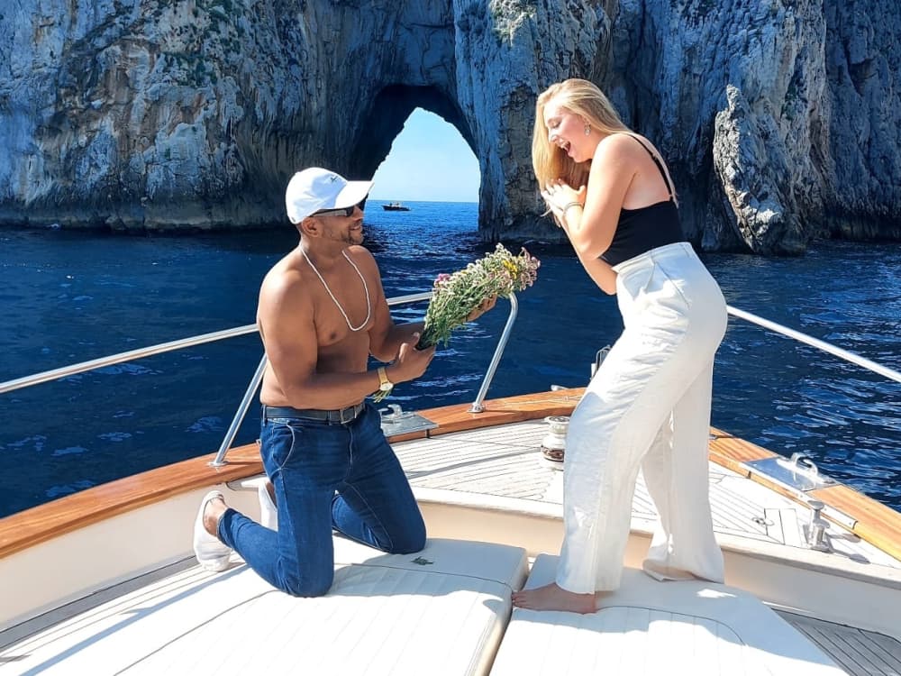 Ανακαλύψτε το Σορέντο με μηχανοκίνητο σκάφος για 8 ώρες και 30 λεπτά