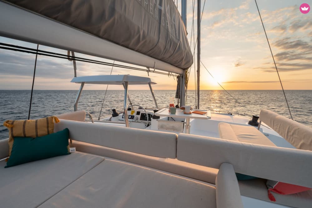 El catamarán que lo cambia todo. Ocho horas para comprobarlo.