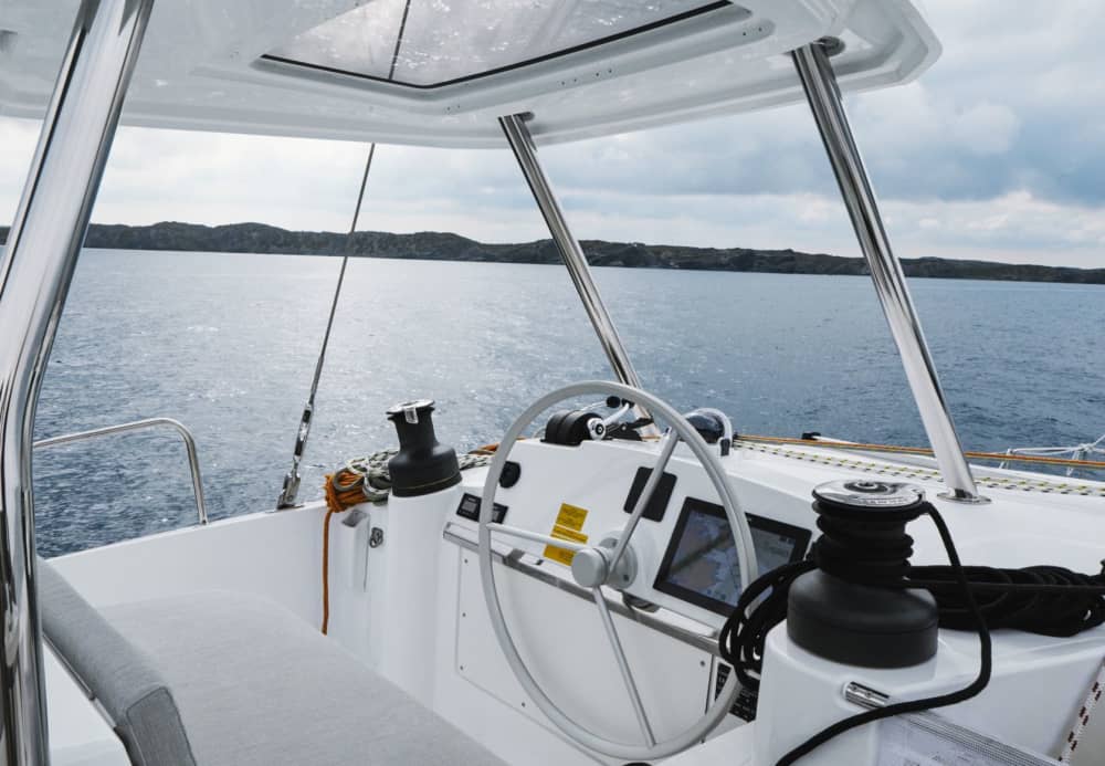 El catamarán que lo cambia todo. Ocho horas para comprobarlo.