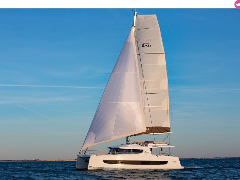 El catamarán que lo cambia todo. Ocho horas para comprobarlo.