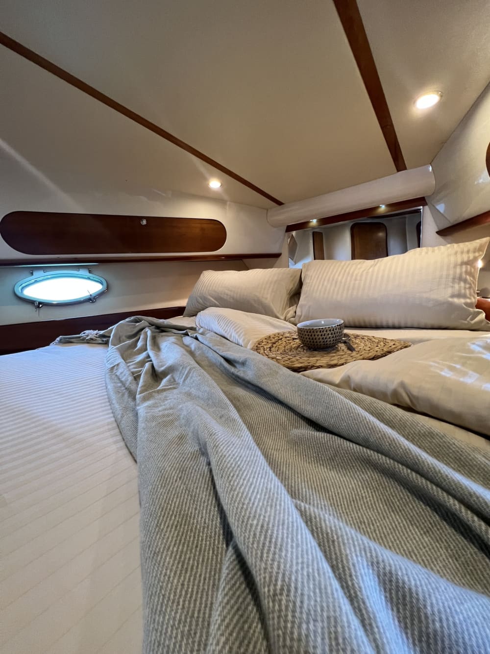 Capri Prestige Escape – Esperienza di lusso a bordo dello yacht Primatist G50