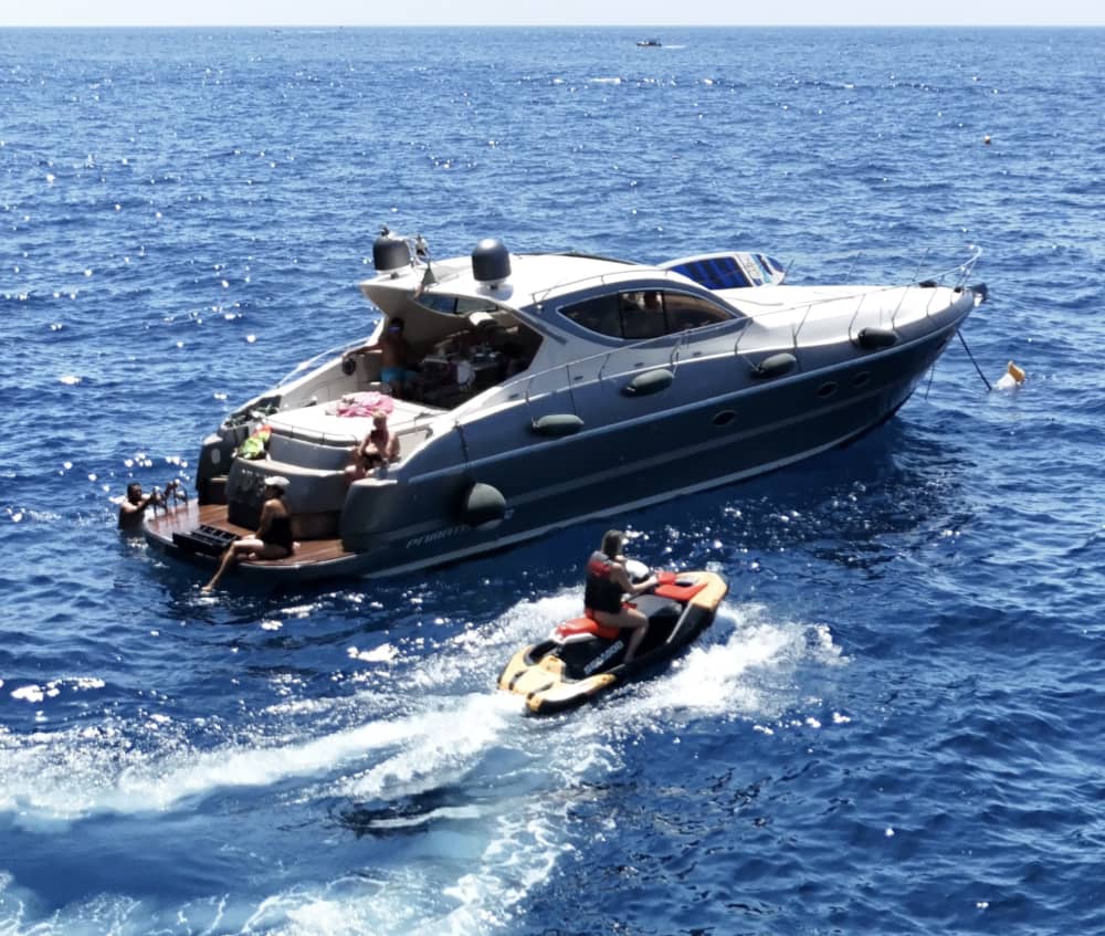 Capri Prestige Escape – Esperienza di lusso a bordo dello yacht Primatist G50