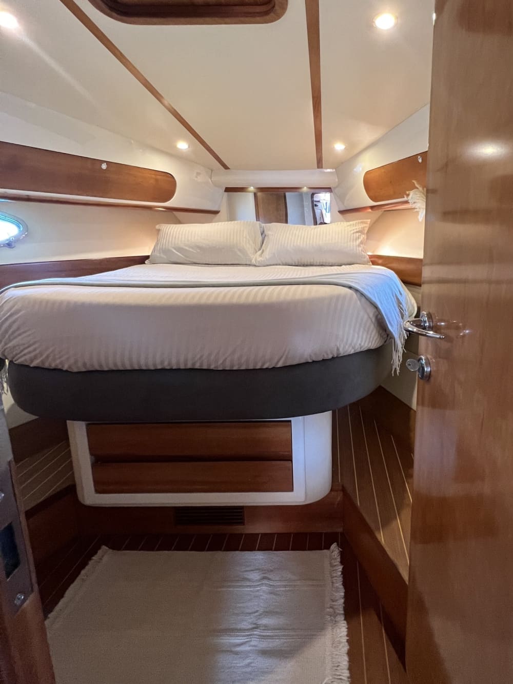 Capri Prestige Escape – Esperienza di lusso a bordo dello yacht Primatist G50