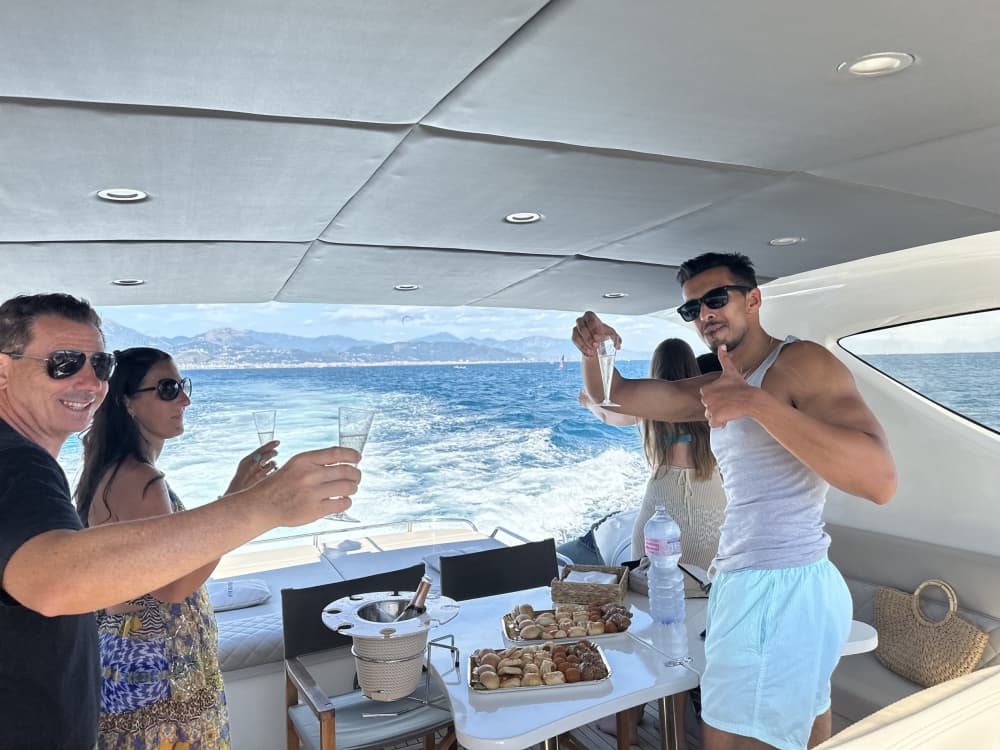 Capri Prestige Escape – Esperienza di lusso a bordo dello yacht Primatist G50