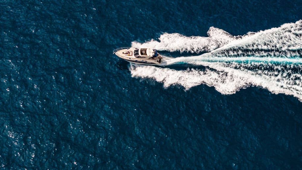 PRIVATE BOAT TOUR AMALFI COAST & CAPRI | MeL2 YACHT EXPERIENCE: puro relax sulle acque cristalline del blu italiano.