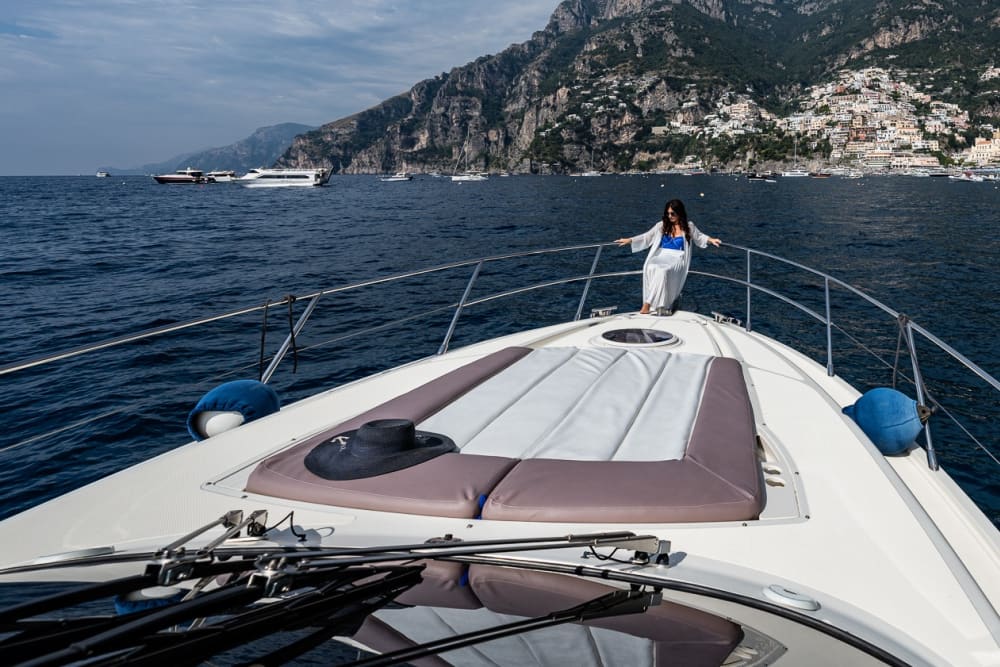 PRIVÉ BOOTTOCHT LANGS DE AMALFIKUST & CAPRI | MeL2 YACHT EXPERIENCE: pure ontspanning op het kristalheldere water van de Italiaanse Zee.