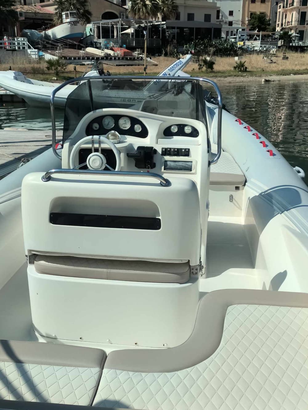 Castellammare del Golfo escape: 4h of relaxation on a motorboat