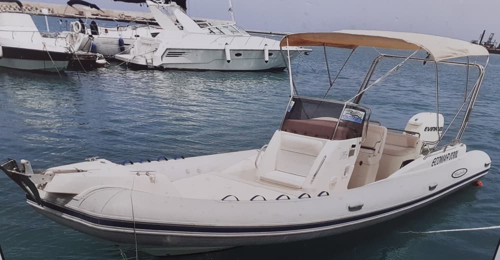 Goditi 9 ore in motoscafo a Castellammare del Golfo
