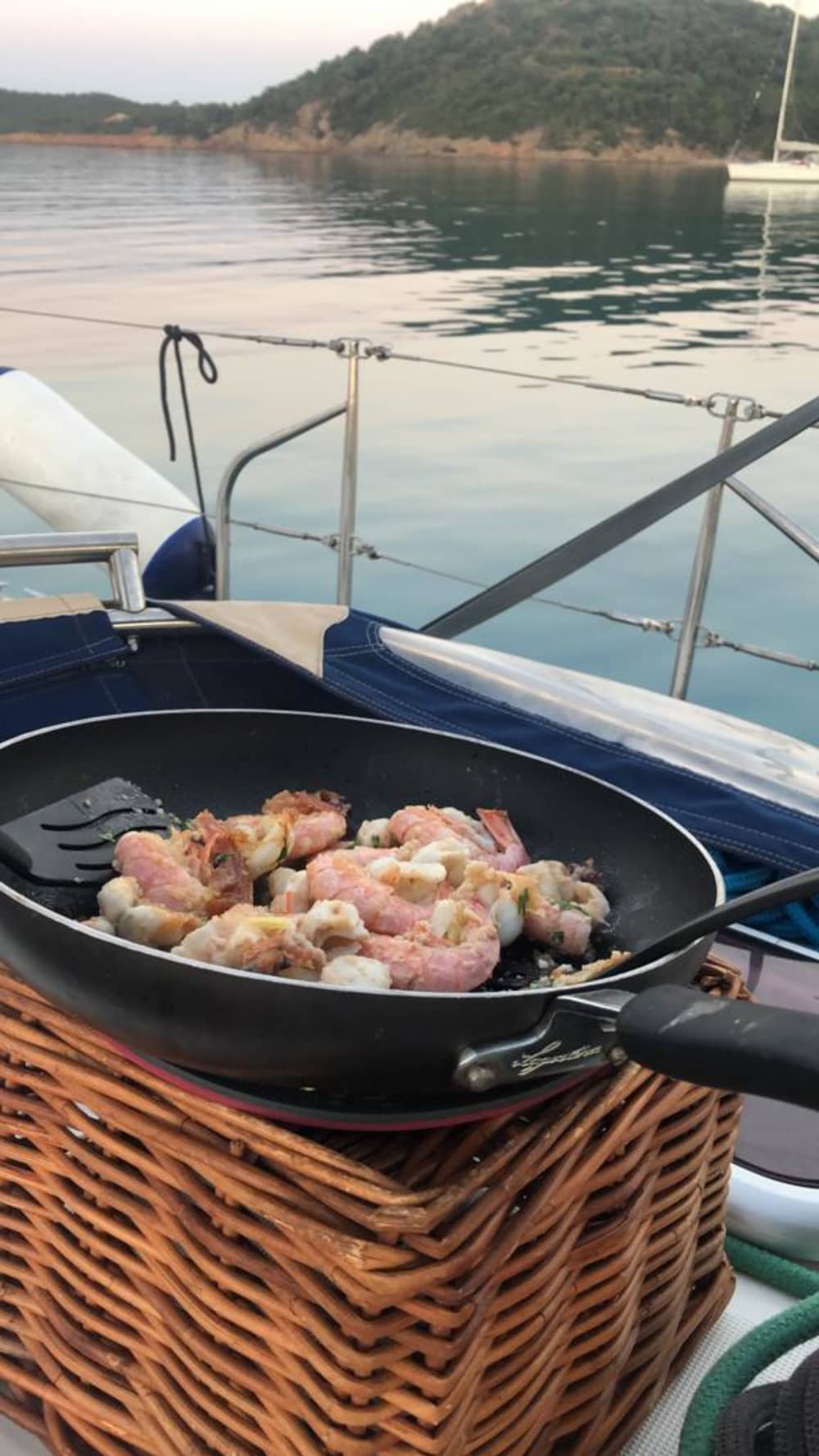 Passeio de um dia inteiro de barco à vela em Marina di Grosseto