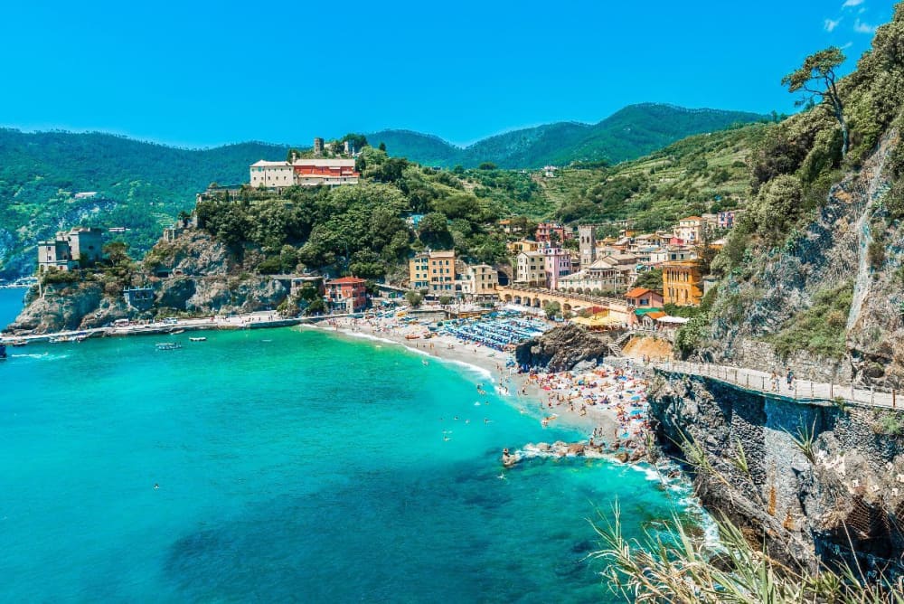 La tua barca a motore privata per una giornata alla scoperta di La Spezia.