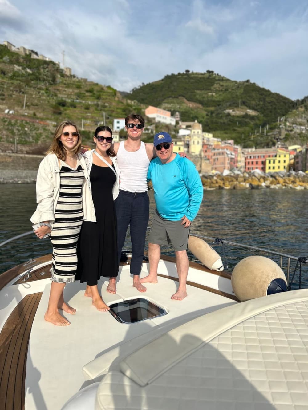 La tua barca a motore privata per una giornata alla scoperta di La Spezia.