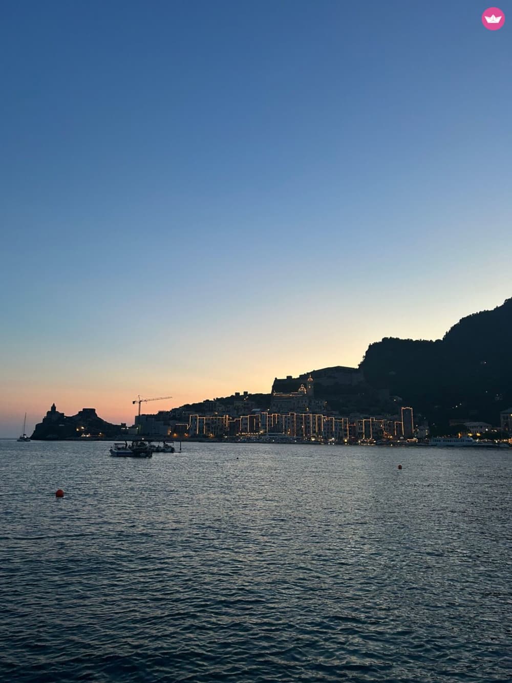 Serenidad al atardecer: un crucero de lujo de 3 horas