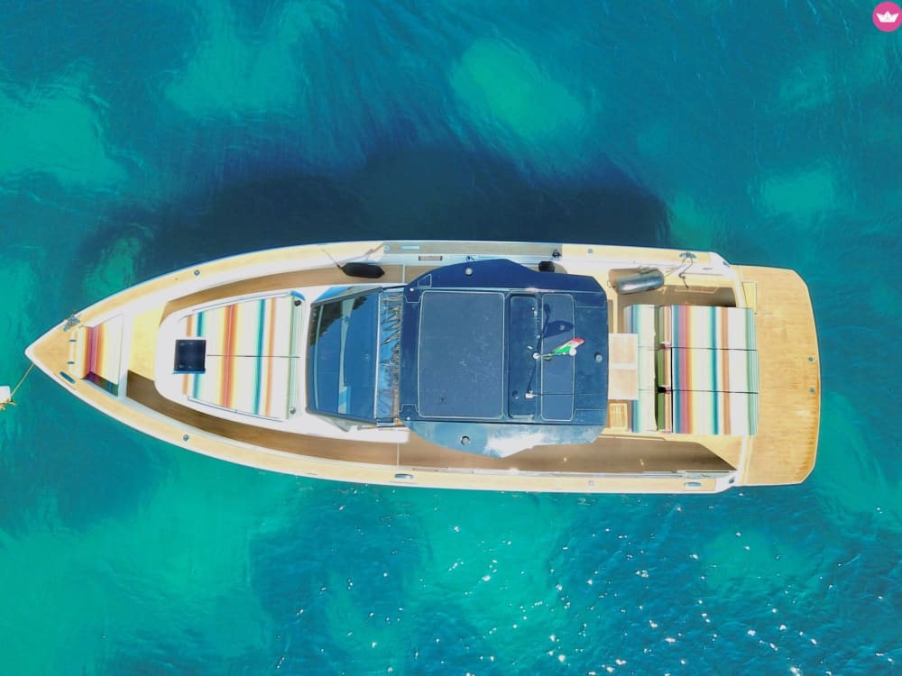 Intera giornata a Ischia: il segreto meglio custodito del Golfo di Napoli - Tour di un'intera giornata in barca di lusso