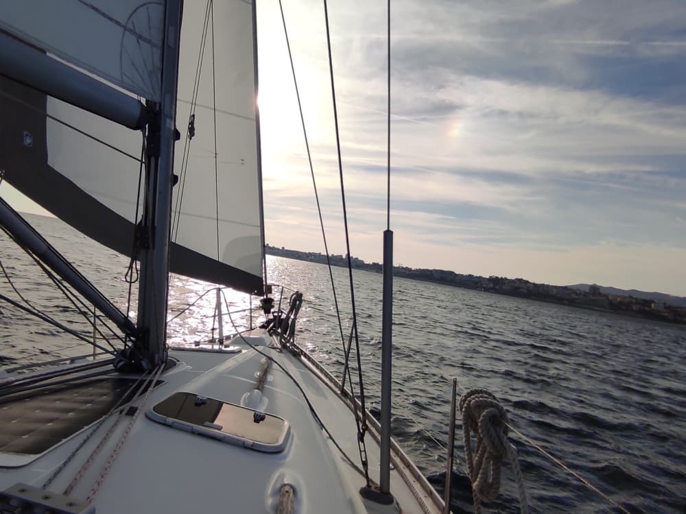 Pure sailing joy: Experience the magic of Cascais