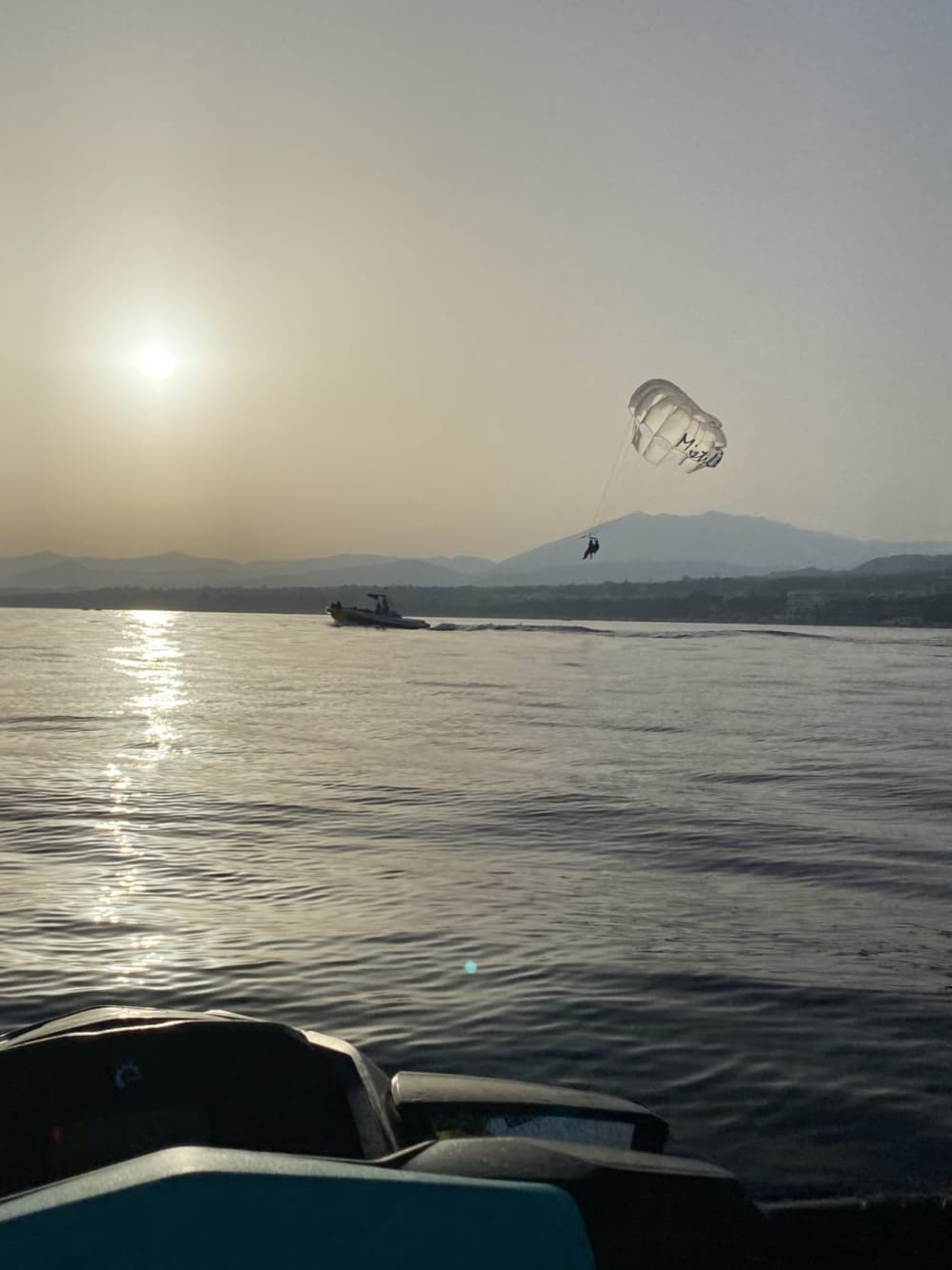 Paseo en Yate al Atardecer desde Marbella – Experiencia Premium con Cava y Aperitivo