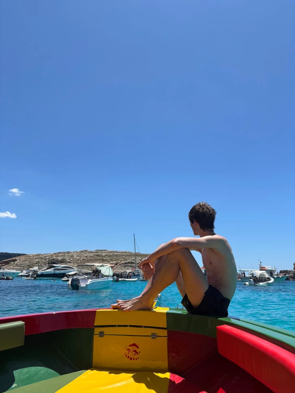 Location de bateau privé pour le Lagon Bleu et le Lagon Cristal – Baignade et plongée avec tuba