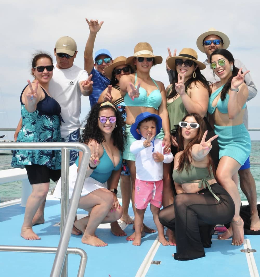 A full day of magic in Uvero Alto on a motorboat