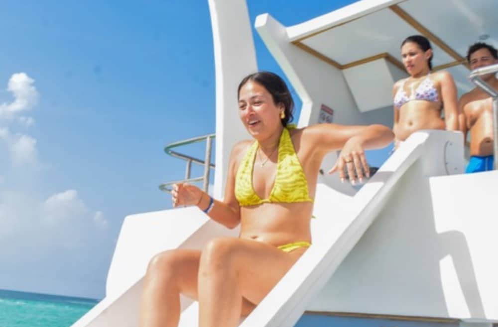 Full-day motorboat rental in Punta Cana