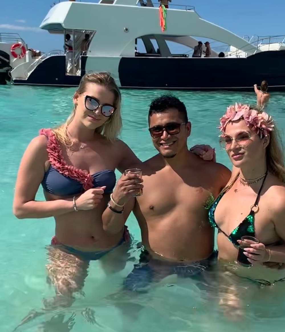 Full-day motorboat rental in Punta Cana